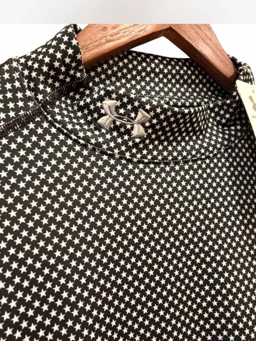 NWT Under Armour Black & White Star Coldgear Mock Neck Long Sleeve Top | Size XL - Picture 2 of 8
